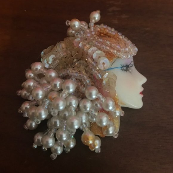 Vintage 1920s style woman's hand beaded brooches - Picture 1 of 2